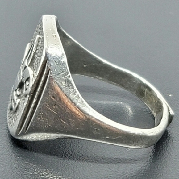 Vintage Sterling Silver Boy Scout Ring Size 6 - Picture 2 of 5